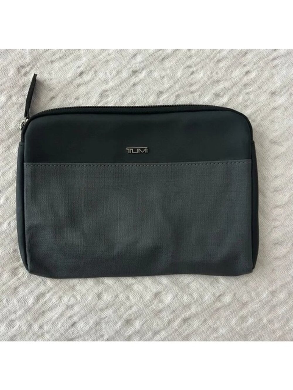 NEW TUMI Zip Pouch Carry Travel Bag Gray Black One Size Small